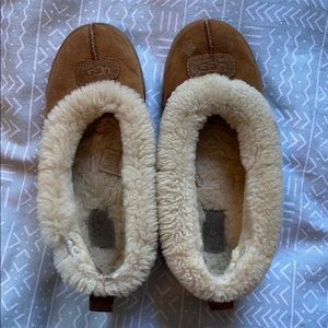 Authentic Ugg slippers (W9)
